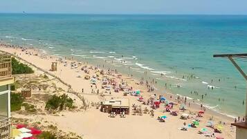 Una spiaggia nelle vicinanze