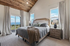 7 makuuhuonetta, työpöytä, vauvan matkasänky, Wi-Fi