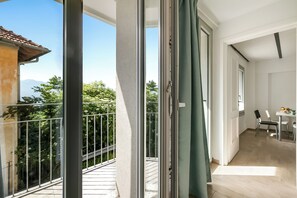 Standard-Apartment, Mehrere Schlafzimmer, 2 Bäder, Bergseite (Iris Apartment) | Ausblick vom Zimmer