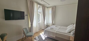 Quarto casal clássico, vista para o mar | Cofres nos quartos, individualmente mobiliados