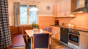 Kühlschrank, Ofen, Herdplatte, Geschirrspüler