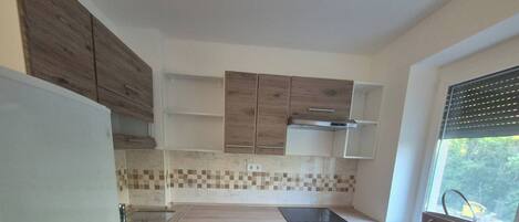 Microwave, oven, coffee/tea maker, toaster