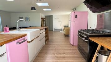 Réfrigérateur, lave-vaisselle