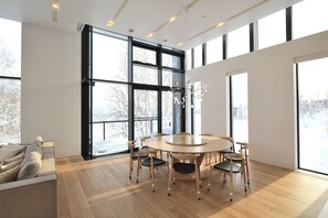 Casa de lujo, vista a la montaña | Servicio a la habitación