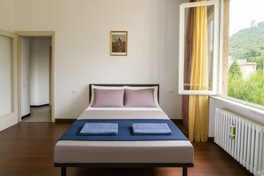 WiFi, bed sheets