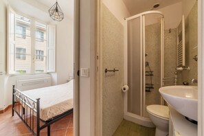 Douche, serviettes fournies