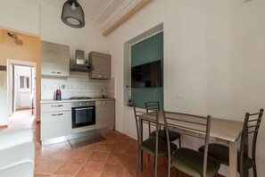 Fridge, ice maker