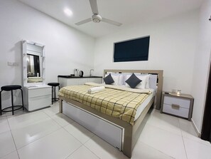 1 Schlafzimmer, Bügeleisen/Bügelbrett, Bettwäsche