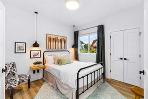 4 Schlafzimmer, Bügeleisen/Bügelbrett, WLAN, Bettwäsche