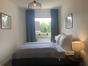 2 bedrooms, travel cot, free WiFi