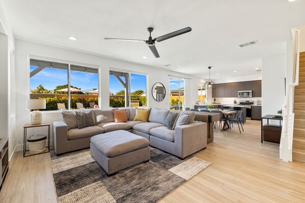 Smart TV, fireplace, table tennis