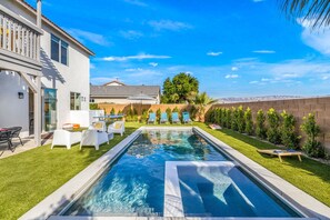 Et oppvarmet basseng