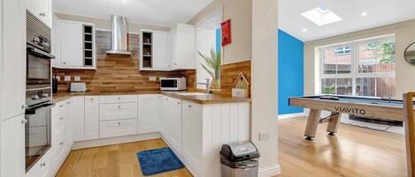 Microwave, oven, stovetop, dishwasher