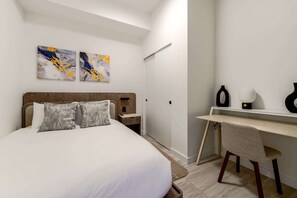 1 chambre, fer et planche à repasser, lit parapluie, Wi-Fi