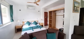 1 bedroom, in-room safe, free WiFi, bed sheets