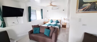 Sea View Deluxe Bungalow with WiFi and AC Within The Casa Feliz Ocean Resort