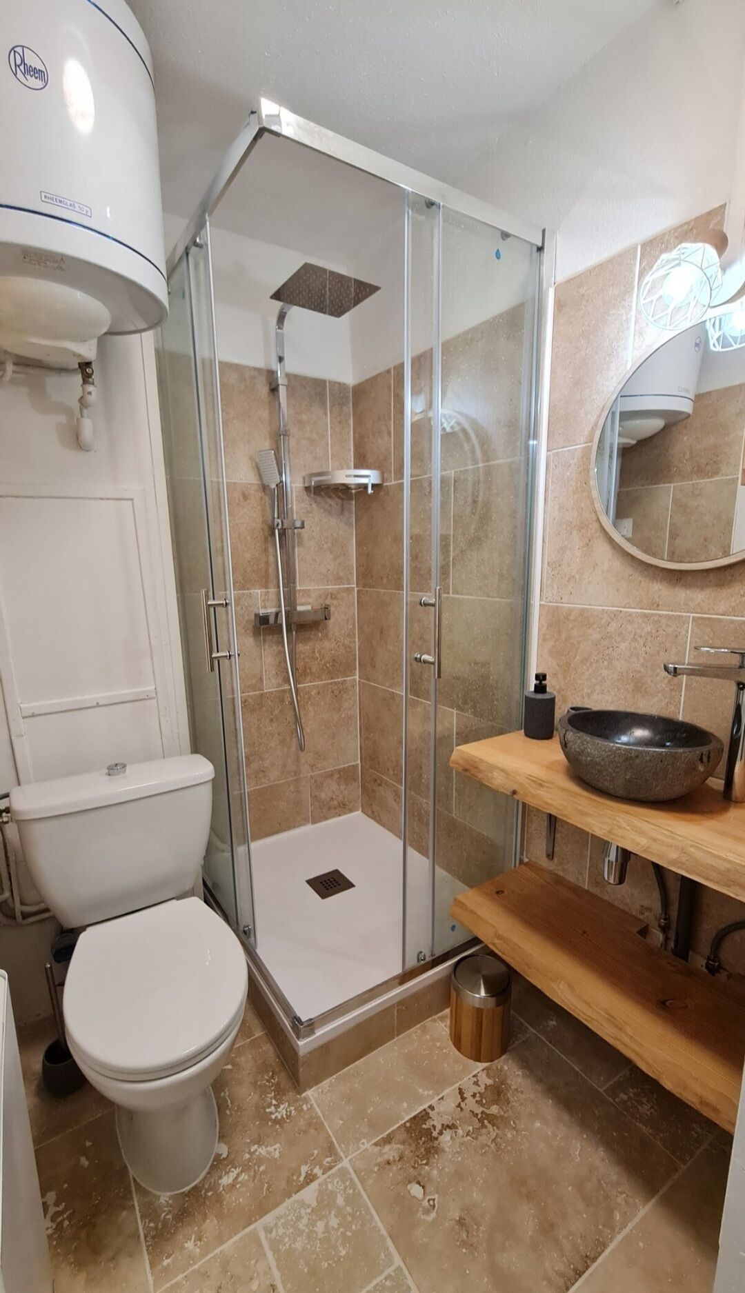 Douche, sèche-cheveux