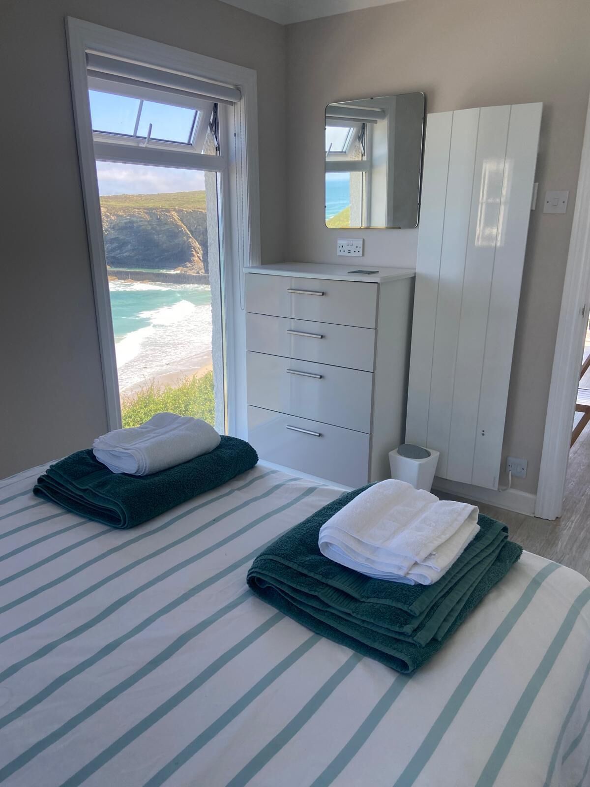 Airy Seaside Apartment Overlooking Beach - Ideal For Exploring West Cornwall - Redruth