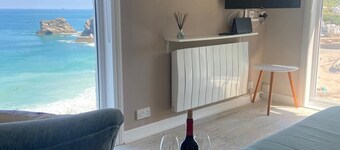 Airy seaside apartment overlooking beach - ideal for exploring West Cornwall