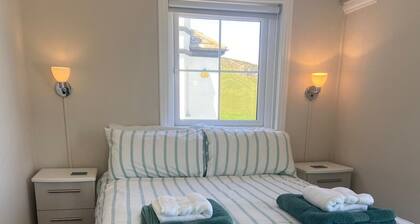 Airy seaside apartment overlooking beach - ideal for exploring West Cornwall