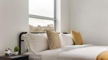 2 habitaciones, escritorio, tabla de planchar con plancha y wifi