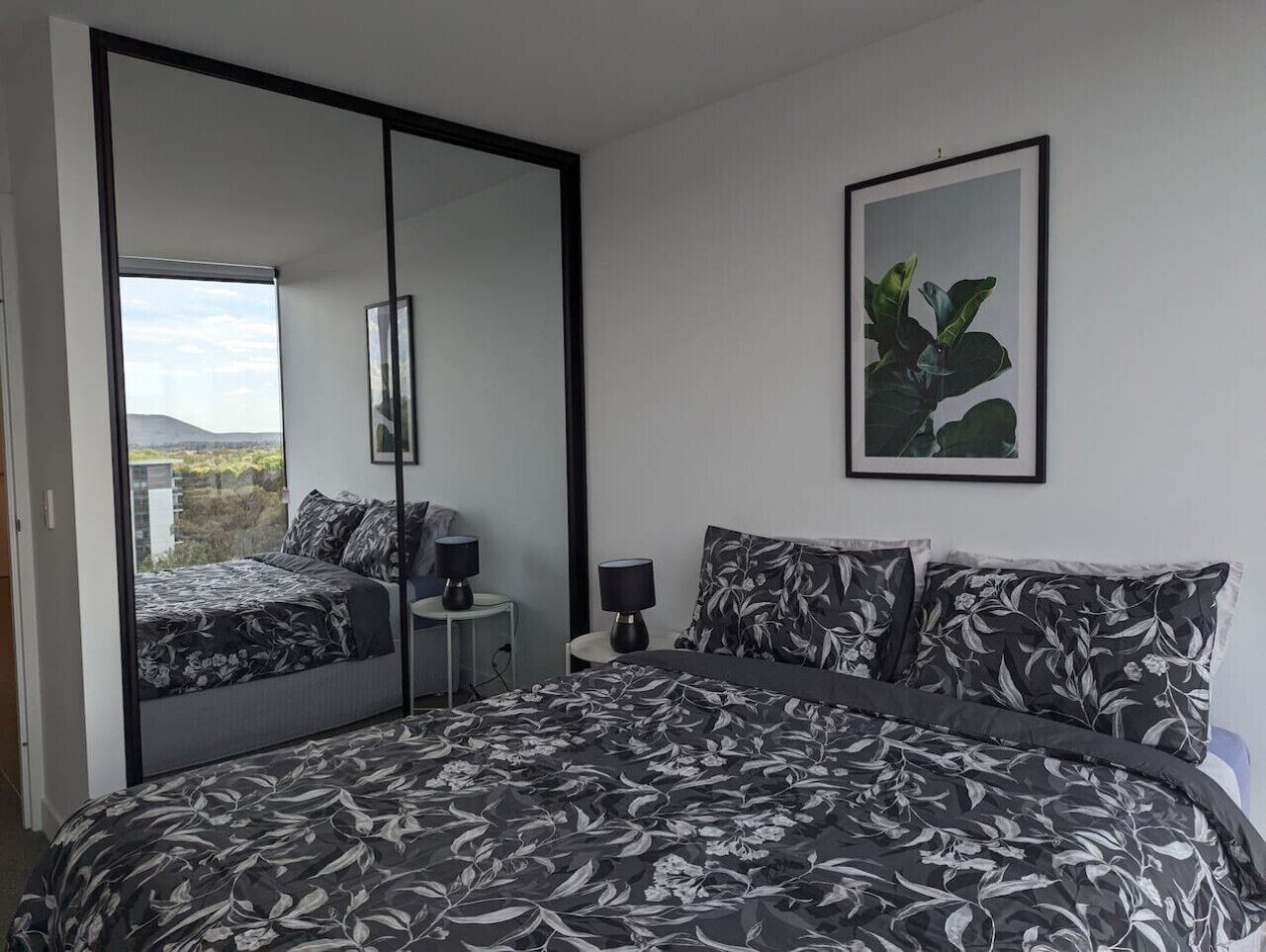 2 bedrooms, desk, iron/ironing board, WiFi