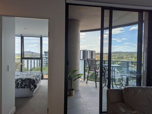 Unclassified image, 4 of 47, button