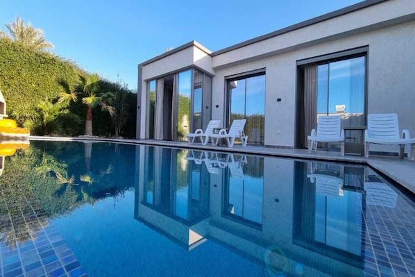 Piscine extérieure