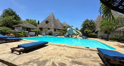 Charming building with 2 bedrooms and WiFi, AC in delightful Diani Beach