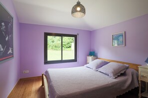 2 dormitorios, tabla de planchar con plancha, wifi