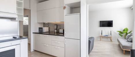 Fridge, microwave, oven, dishwasher