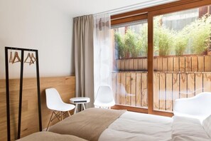 Coffres-forts dans les chambres, rideaux occultants