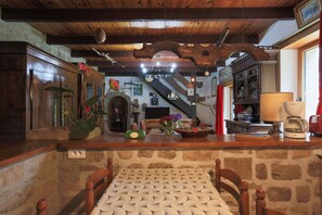 Interior - Holiday Home 'Ty Coz' with Private Terrace, Private Garden and Wi-Fi (Lanvellec)