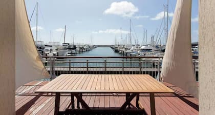 Amazing location on Fishermanâs Wharf only minutes to vibrant Fremantle nightlife and cafes. Enjoy the infamous West Australian Sunsets on your private balcony.