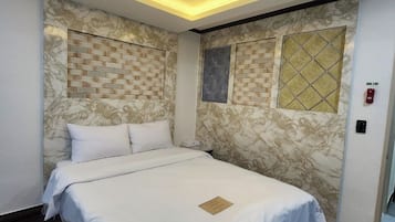 Economy Single Room | Desk, laptop workspace, free WiFi