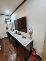Deluxe Twin Room | Desk, laptop workspace, free WiFi