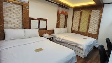 Deluxe Twin Room | Desk, laptop workspace, free WiFi