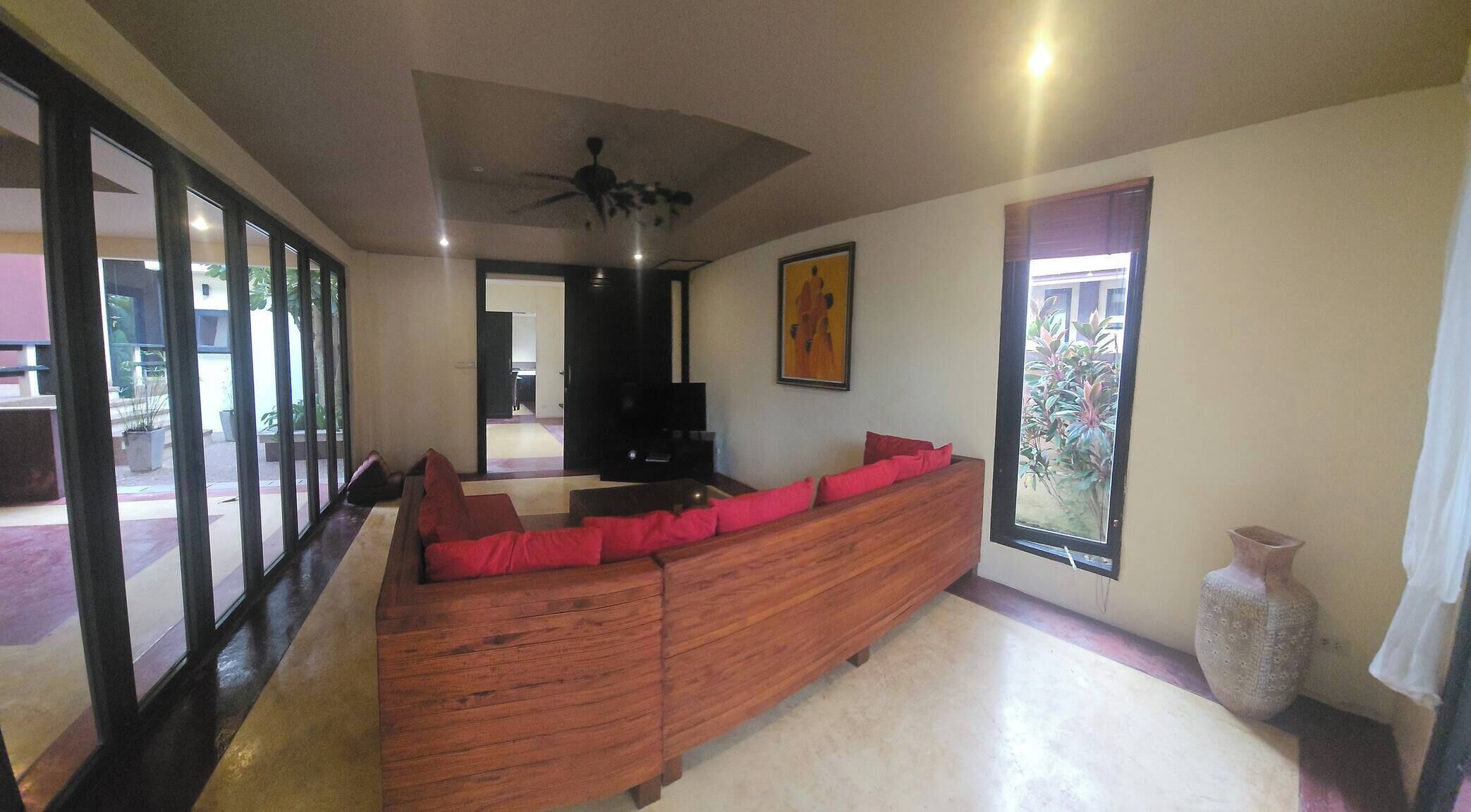Villa, 3 Bedrooms, Smoking, Balcony | Lobby