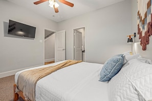 3 bedrooms, iron/ironing board, free WiFi, bed sheets