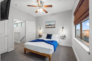 3 chambres, fer et planche à repasser, Wi-Fi gratuit, draps fournis