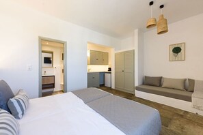 1 bedroom, WiFi, bed sheets - Phaedrus Living: Paros Cycladic Residences 3 (Piso Livadi)