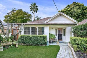 Exterior - Lane Cove West - HENL3 - Henley Street - Modern, bright home with stylish interiors and a lovely garden entrance. (Lane Cove West)