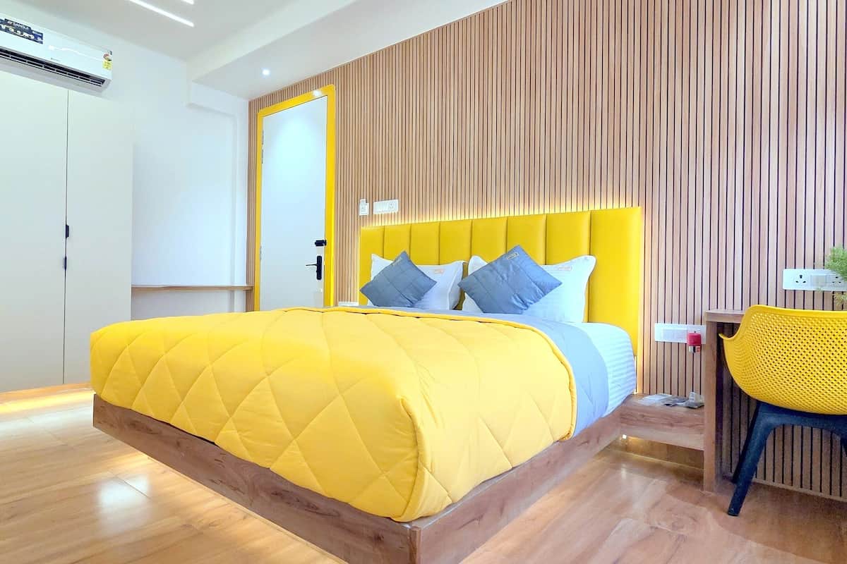 Signature Double Room | Desk, laptop workspace, free WiFi