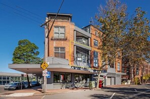 المنشأة من الخارج