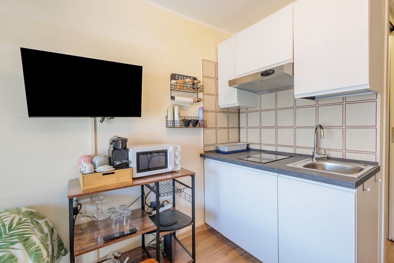 Microwave, ice maker