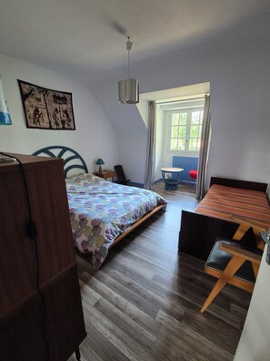 5 chambres, fer et planche à repasser, Wi-Fi