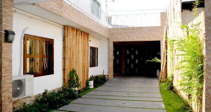 Lome Bamboo Lodge