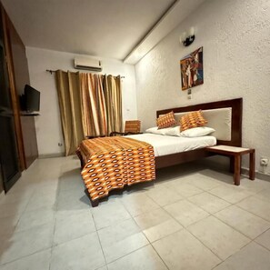 Superior Room, Courtyard View | Desk, free WiFi - Lome Bamboo Lodge (Lomé)