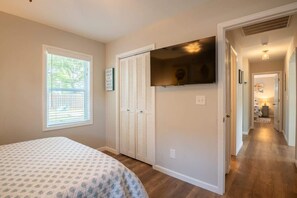 2 dormitorios, tabla de planchar con plancha, wifi gratis y ropa de cama