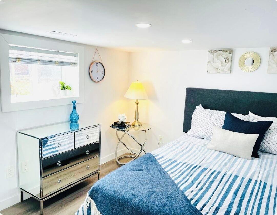 2 chambres, bureau, fer et planche à repasser, accès au Wi-Fi (inclus)